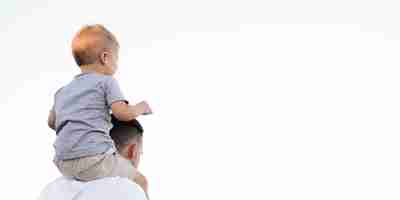 A man with an young child on is shoulders. Is it possible to determine paternity where the potential fathers are identical twin brothers?